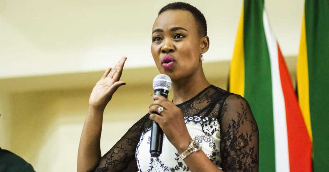 Tech Minister Ndabeni-Abrahams Says SA to Build Phones & 5G Networks Tech Minister Ndabeni-Abrahams Says SA to Build Phones & 5G Networks