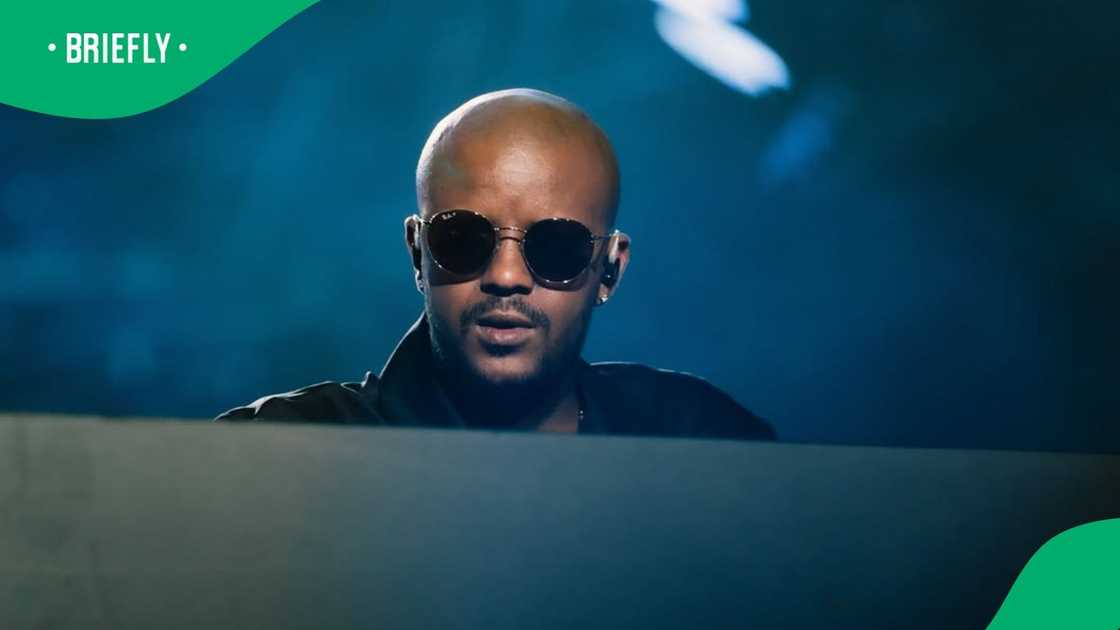 Kabza De Small uses everyday object as an instrument