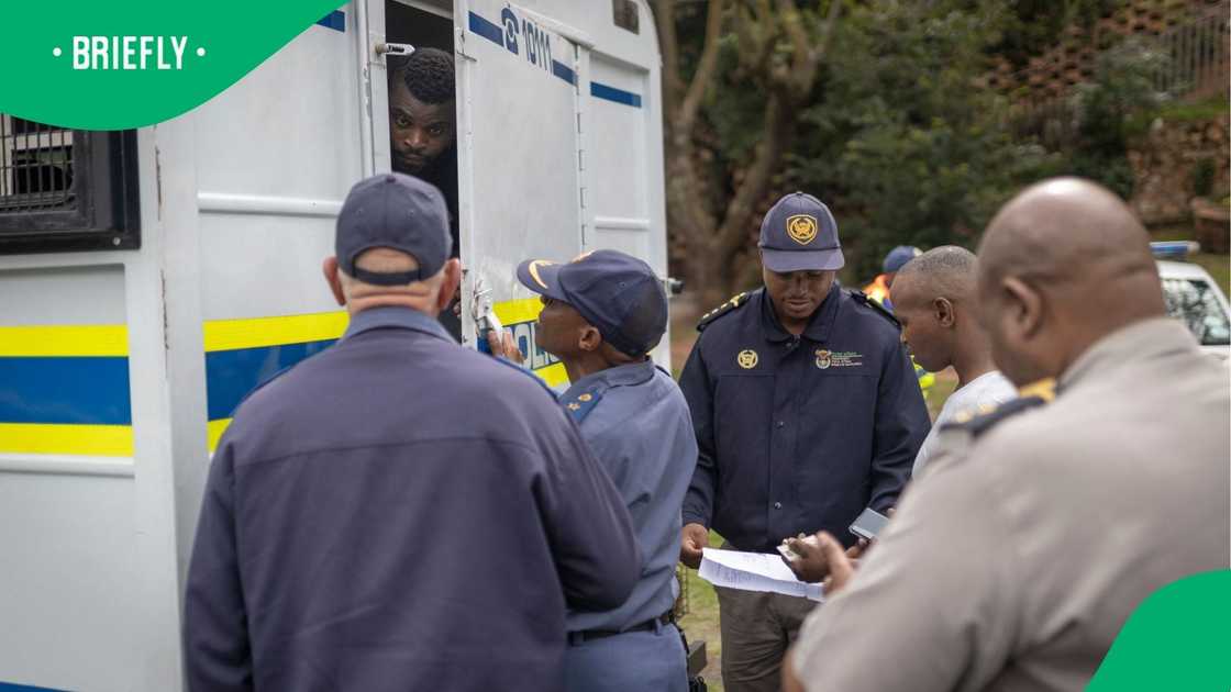 Bloemfontein police arrest woman, love for killing family of 3 Bloemfontein police arrest woman, love for killing family of 3