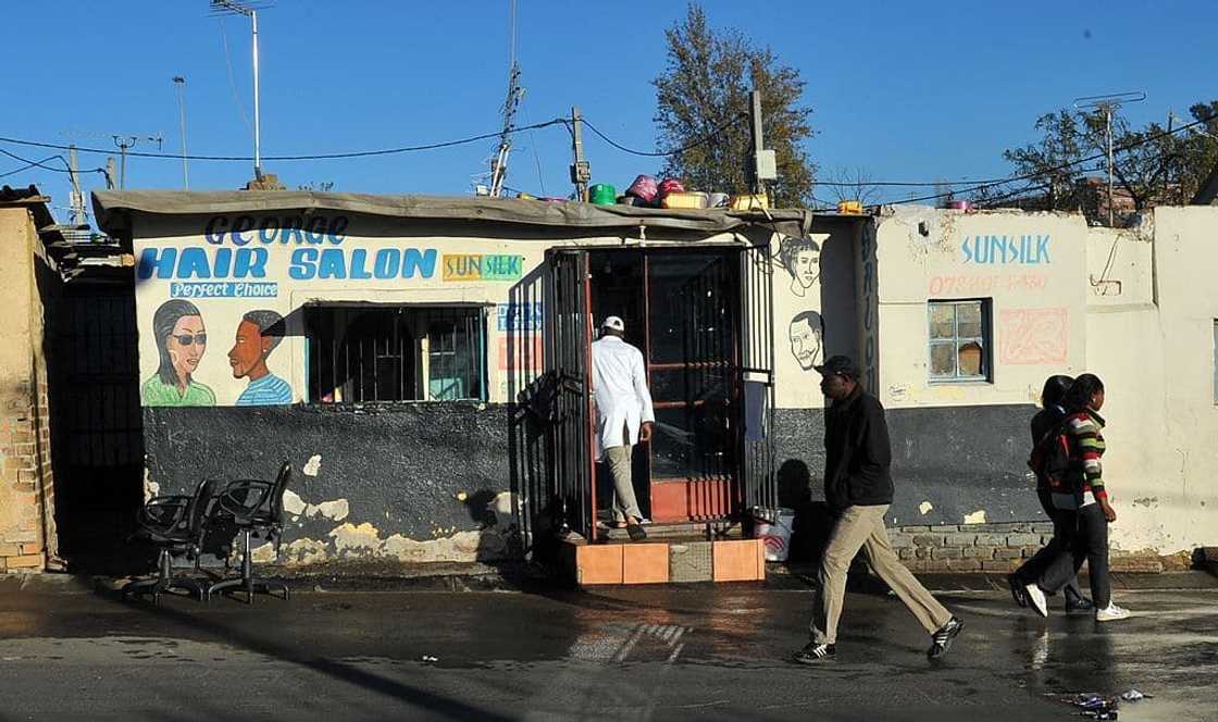 Covid pandemic cuts down kasi hair salons: "Situation is quite bad"