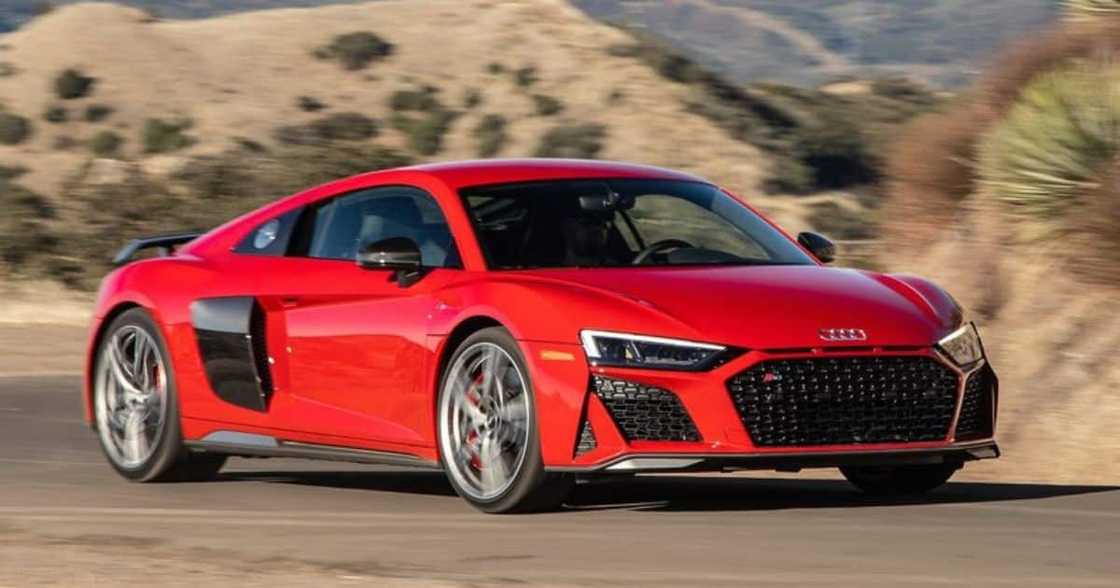Audi R8 driving Audi R8 driving