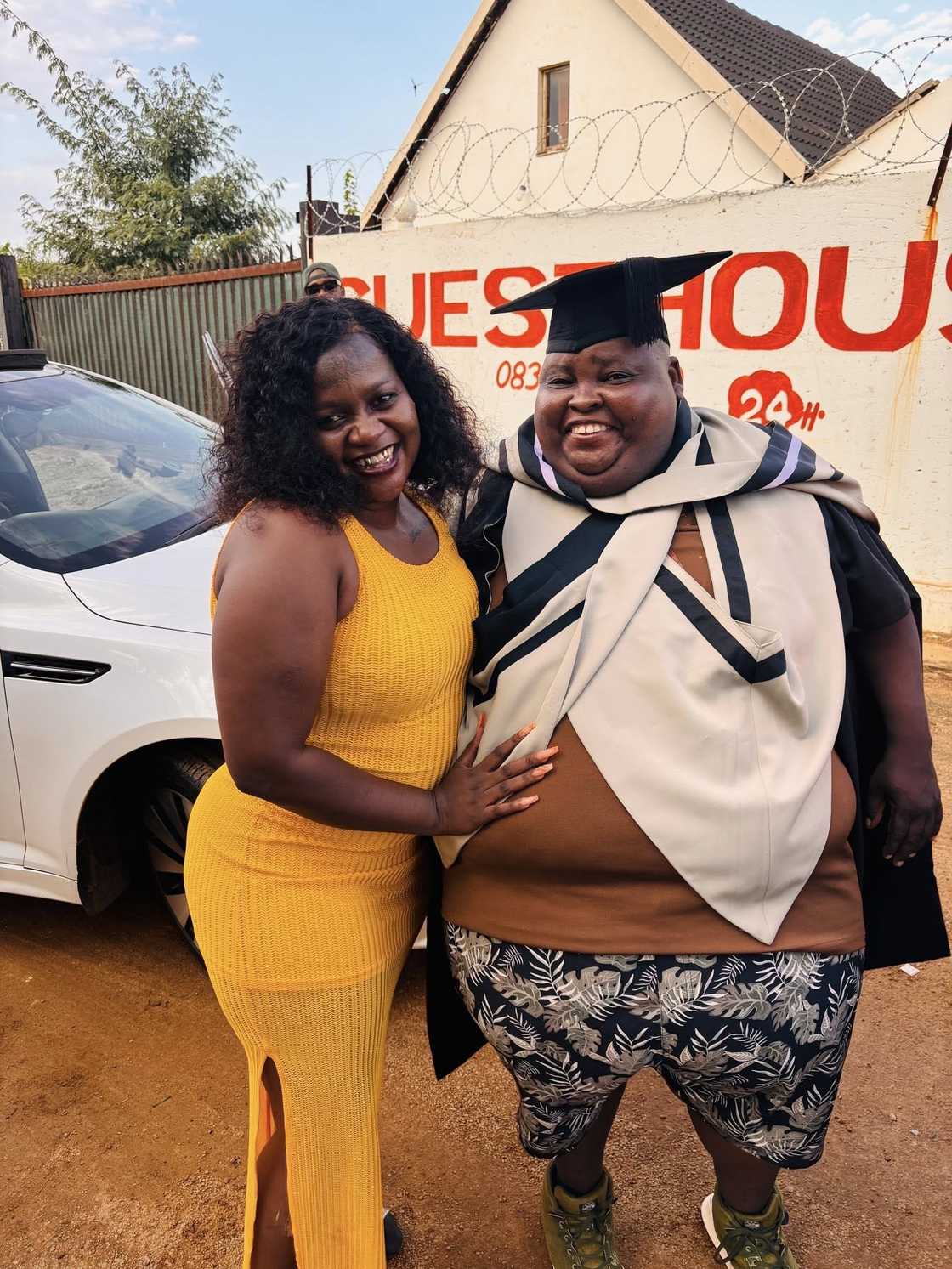 Tsekeleke showed love to his ex-girlfriend, Black Cat Girl Tsekeleke showed love to his ex-girlfriend, Black Cat Girl