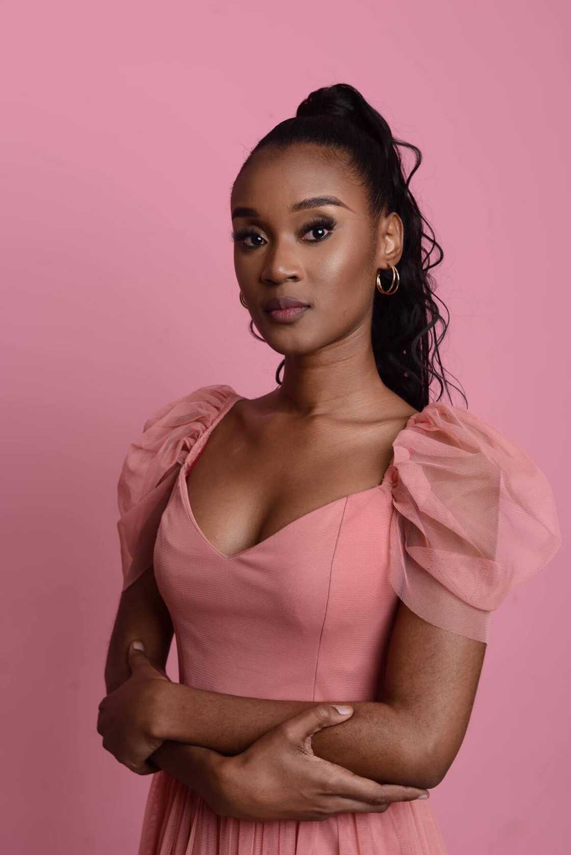 Miss World SA 2023 quarter finalist empowers youth. Miss World SA 2023 quarter finalist empowers youth.