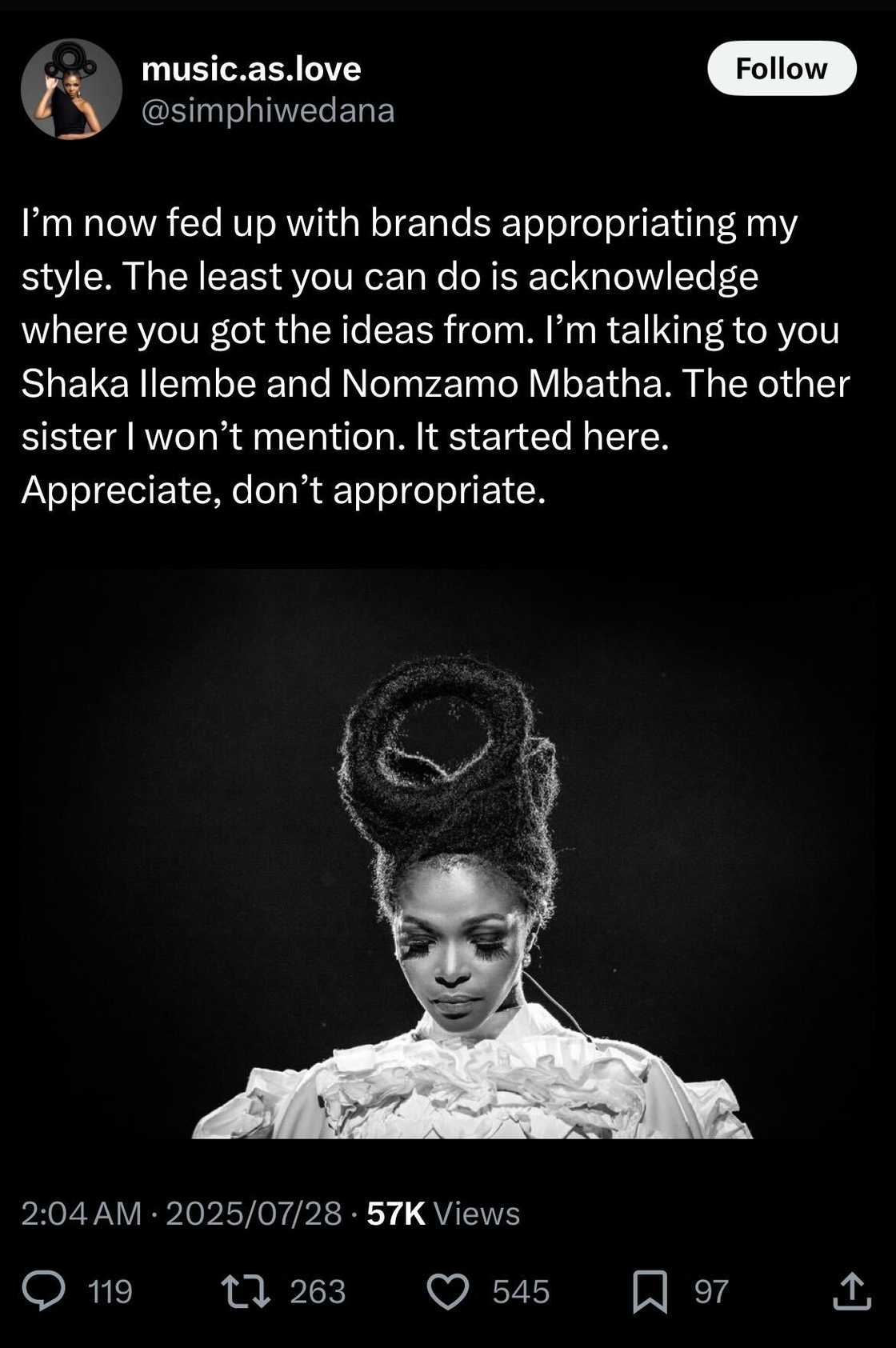 Simphiwe Dana was angered by Nomzamo Mbatha copying her hairstyles.