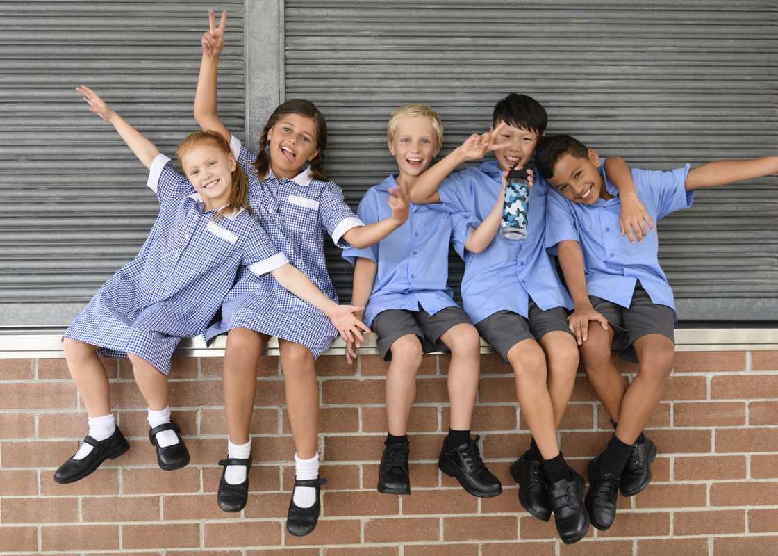 Students ditched uniforms and transformed into old people Students ditched uniforms and transformed into old people