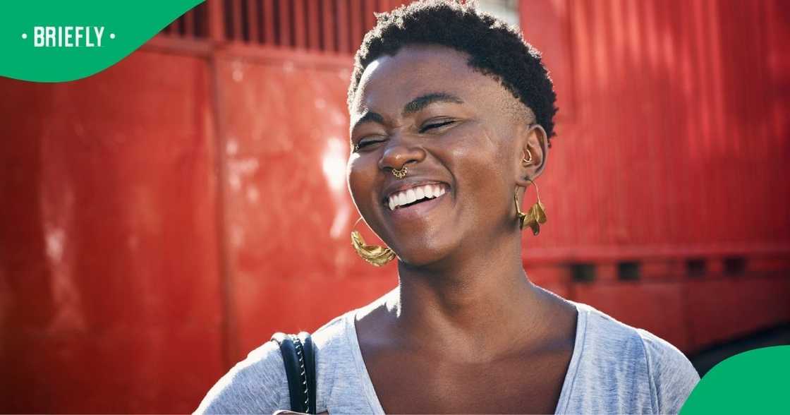 Mzansi dusted by lady roasting new man Mzansi dusted by lady roasting new man