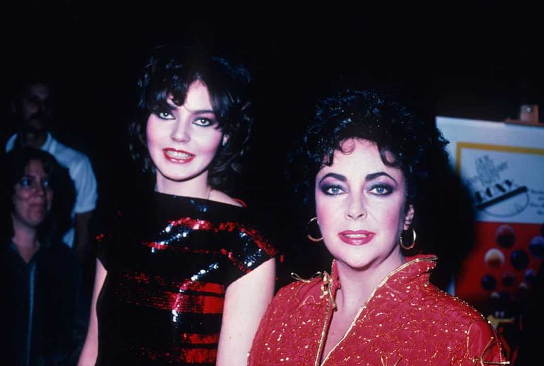 Maria Burton Carson's height Maria Burton Carson's height