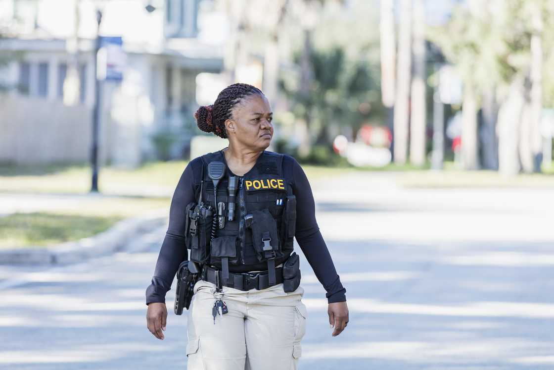 South Africans discuss confidence in SAPS South Africans discuss confidence in SAPS