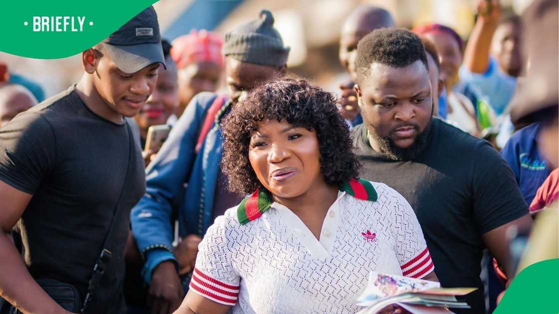 South African singer Makhadzi is a popular artist in Mzansi. South African singer Makhadzi is a popular artist in Mzansi.