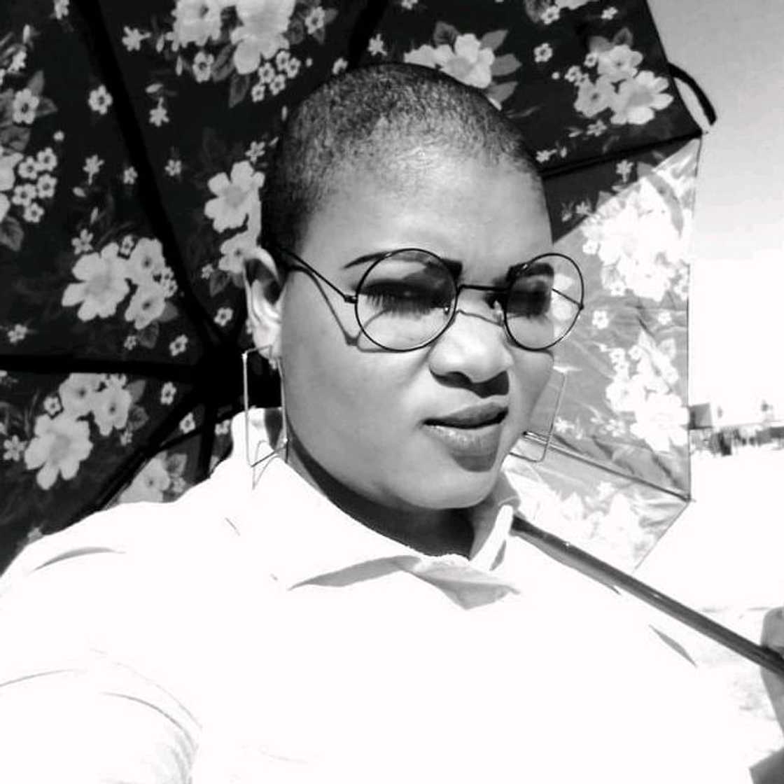 Others praised the bosses, saying the employees were happy because they were working in a healthy and happy enviroment