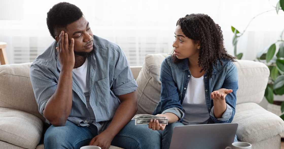 “She’ll Wait Forever”: Lady Asks When It’s OK to Ask for Cash in a Relationship “She’ll Wait Forever”: Lady Asks When It’s OK to Ask for Cash in a Relationship