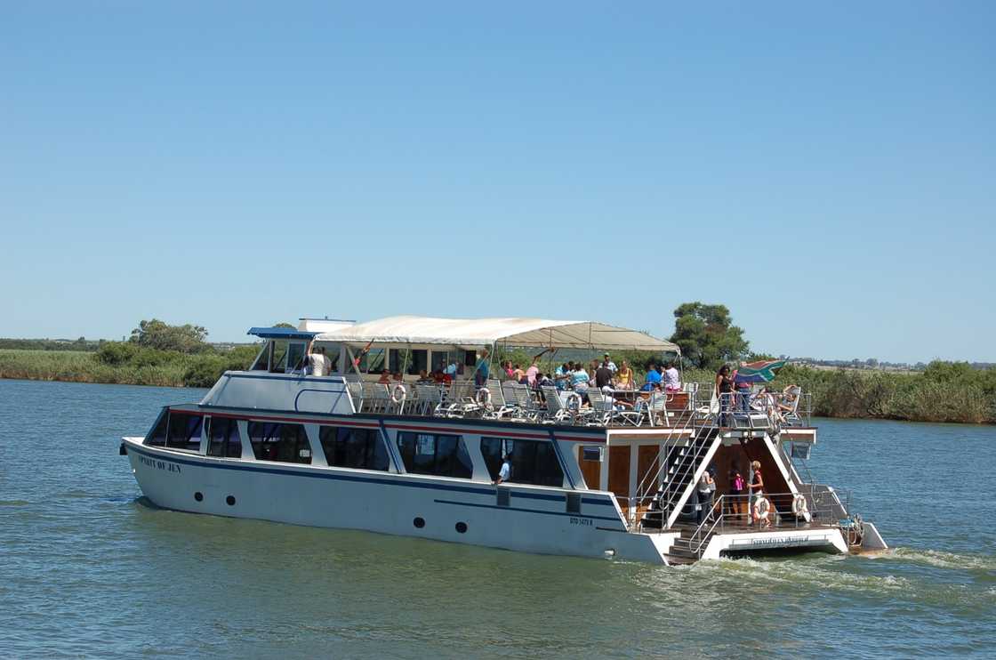 Stonehaven on Vaal boasts boats Gauteng's largest and most luxurious boat cruise for your year-end function.