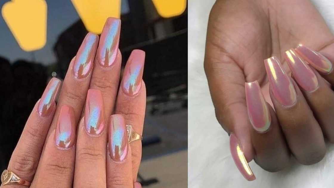 Chrome powder over pink gel polish Chrome powder over pink gel polish