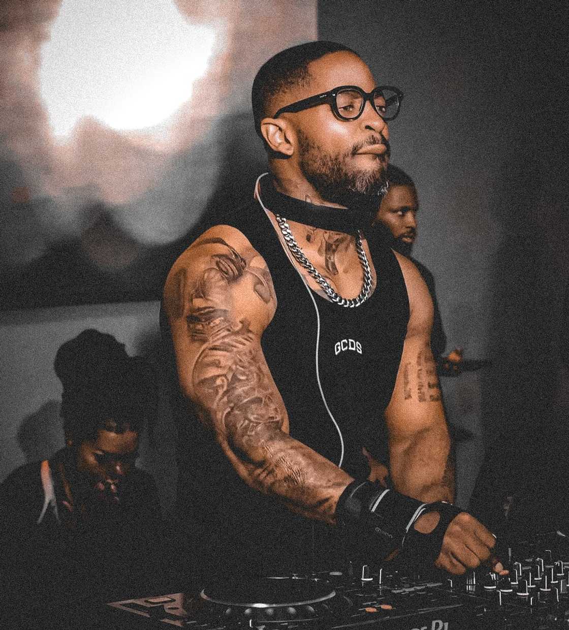 Fans urge Prince Kaybee to see a therapist