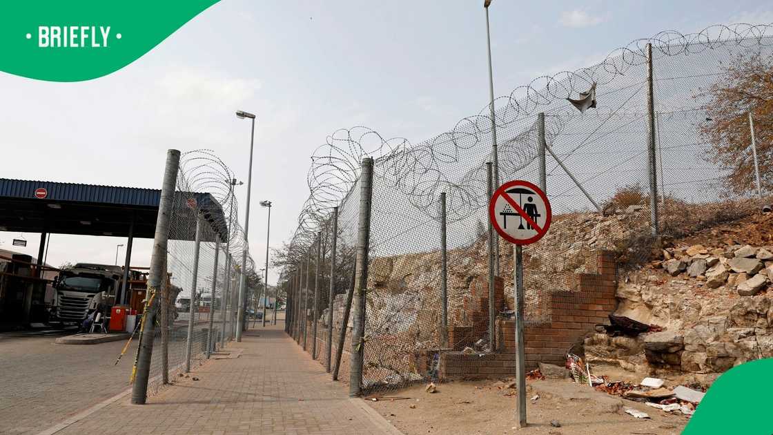 A general view of the empty Beitbridge border post near Musina, on 1 October, 2020 A general view of the empty Beitbridge border post near Musina, on 1 October, 2020