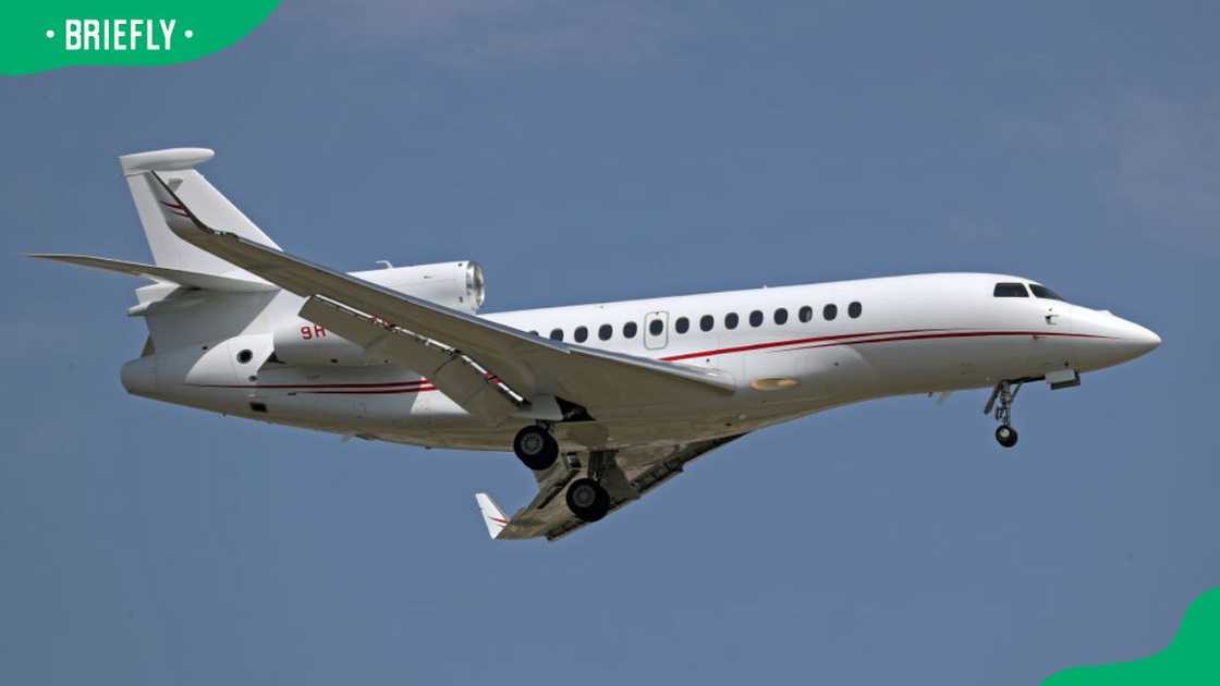 A Dassault Falcon 7X landing at the Barcelona airport in 2024