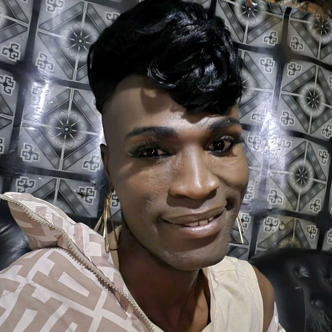 Social media users motivated a guy to keep pushing after he shared a video of himself at work Social media users motivated a guy to keep pushing after he shared a video of himself at work