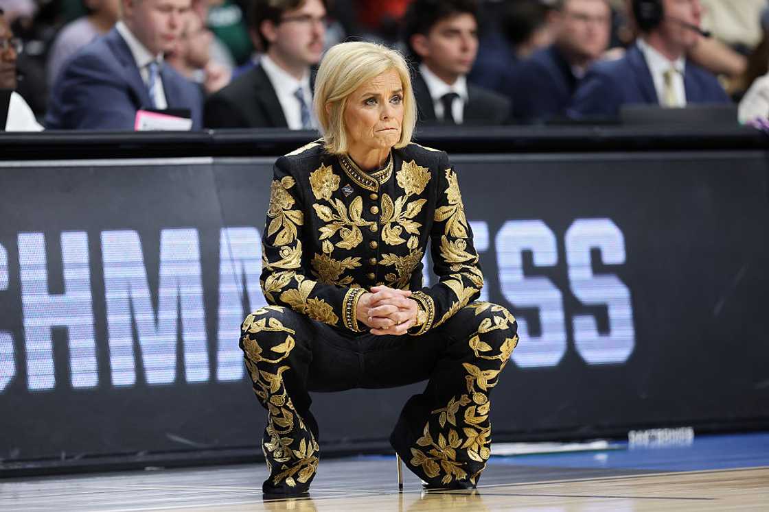 Head coach Kim Mulkey Head coach Kim Mulkey