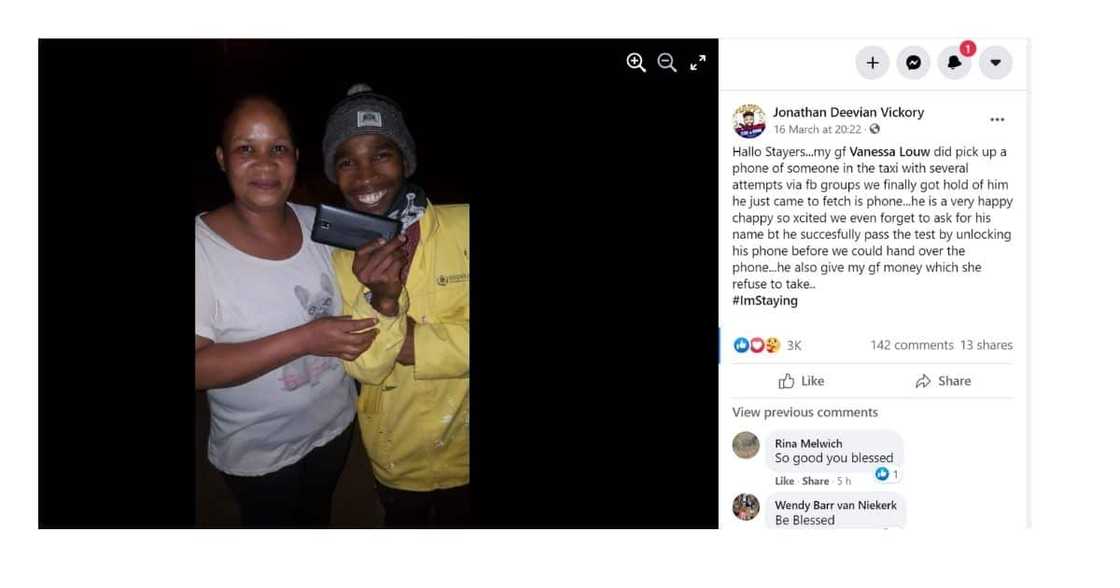 Cape Town Couple Successfully Finds Owner of Missing Cellphone Via Social Media Image: Facebook