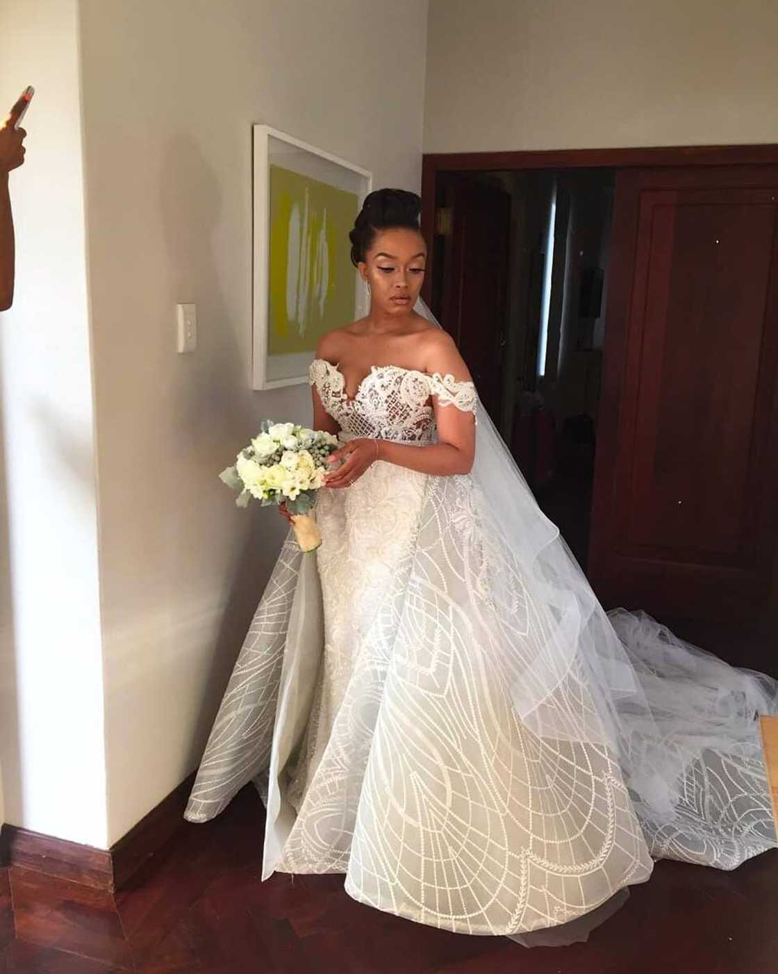 Dineo Moeketsi biography: age, husband, wedding pics, mother, before and after photos and Instagram Dineo Moeketsi biography: age, husband, wedding pics, mother, before and after photos and Instagram