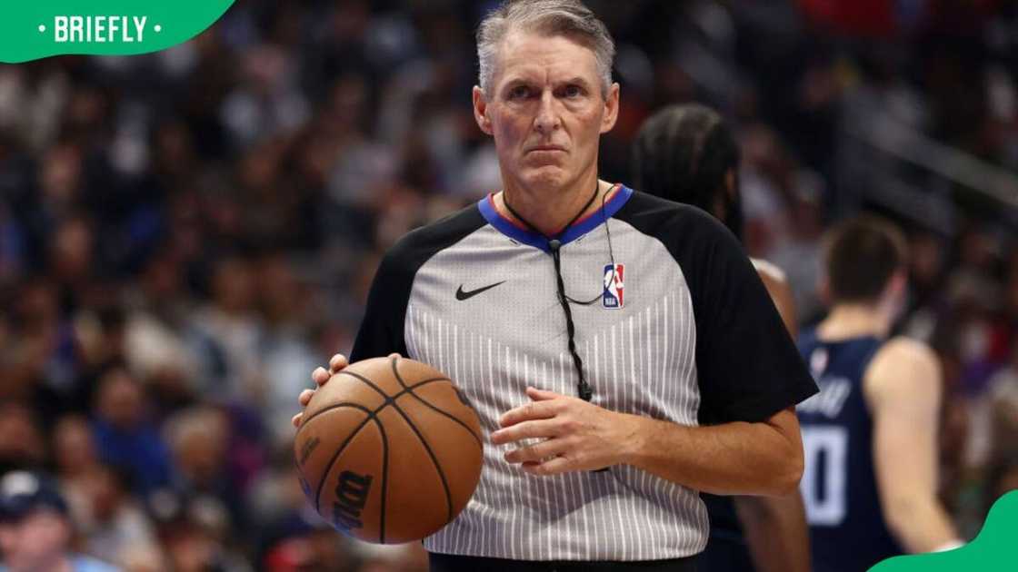 Scott Foster during a match between the Los Angeles Clippers and the New Orleans Pelicans in 2023 Scott Foster during a match between the Los Angeles Clippers and the New Orleans Pelicans in 2023