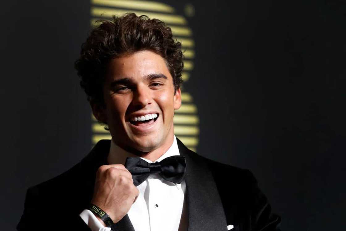 Jay Alvarrez profile summary Jay Alvarrez profile summary