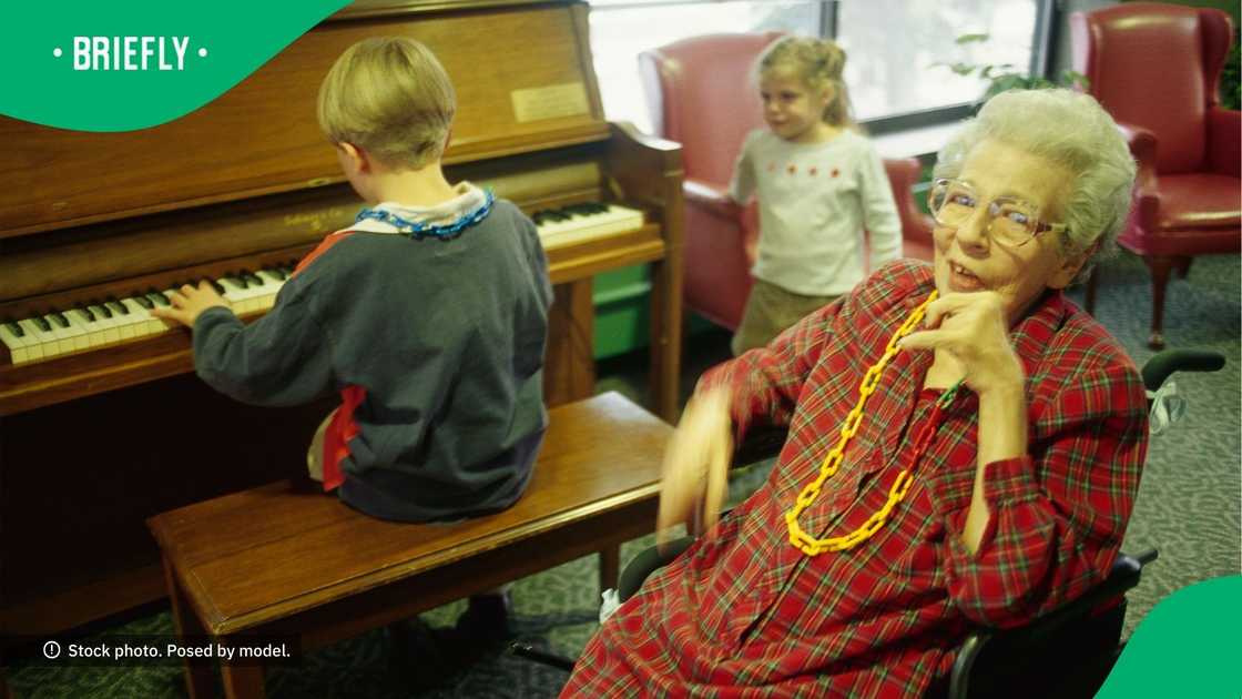 Man visits granny with dementia Man visits granny with dementia