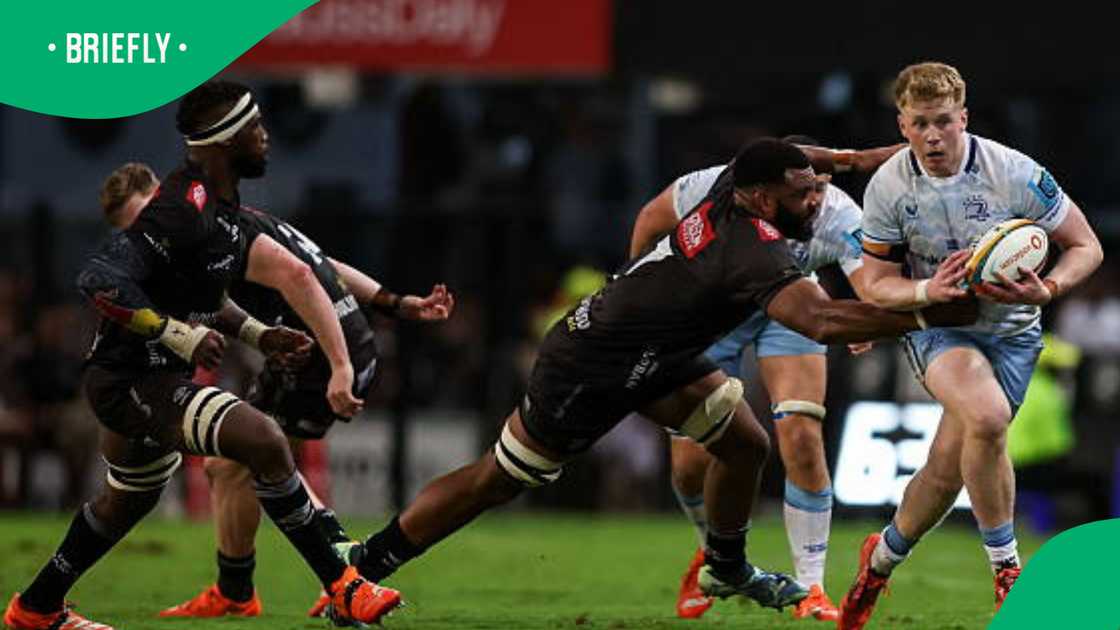 Durban, 29 March 2025: Andrew Osborne of Leinster is tackled by Vincent Tshituka of the Hollywoodbets Sharks during a United Rugby Championship match at Kings Park. Durban, 29 March 2025: Andrew Osborne of Leinster is tackled by Vincent Tshituka of the Hollywoodbets Sharks during a United Rugby Championship match at Kings Park.