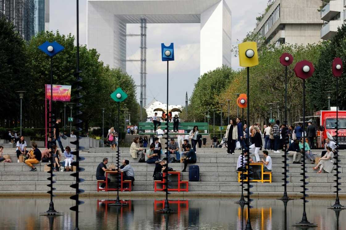 The pond is a popular spot to lunch on nice days but the business district does not have all the amenities of a typical university campus, such as a subsidised student cafeteria The pond is a popular spot to lunch on nice days but the business district does not have all the amenities of a typical university campus, such as a subsidised student cafeteria