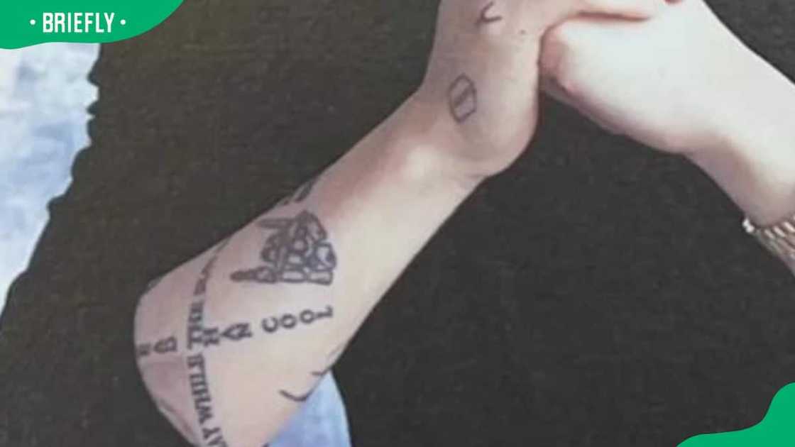 Jungkook's ife motto and the Nirvana song tattoo Jungkook's ife motto and the Nirvana song tattoo