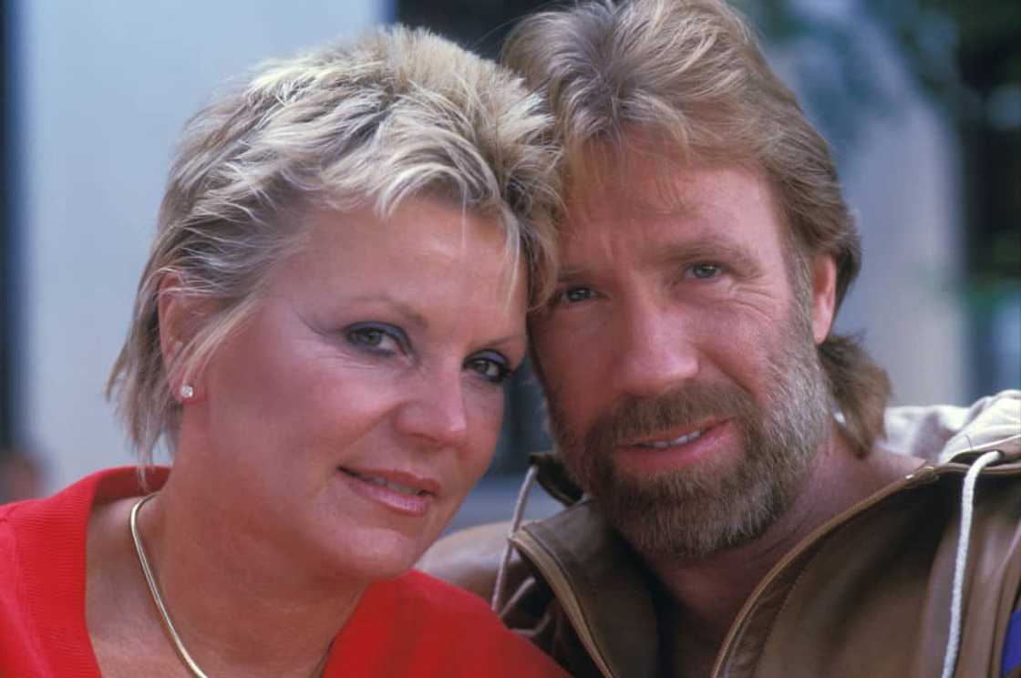 Dianne Holechek’s profiles Dianne Holechek’s profiles
