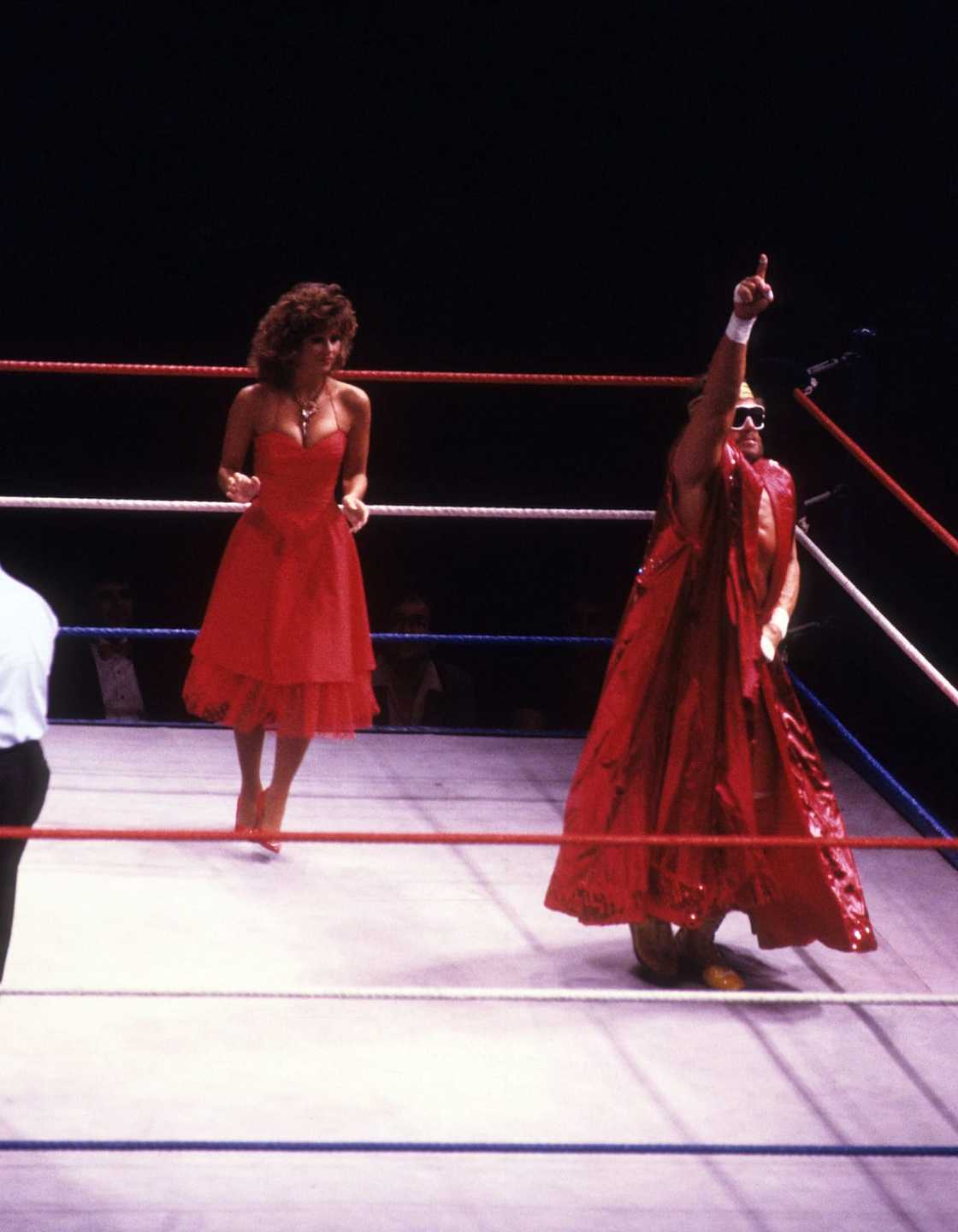 Who did Miss Elizabeth sleep with? Who did Miss Elizabeth sleep with?