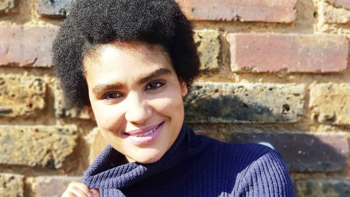 Lezi Van and Mandla have broken up.