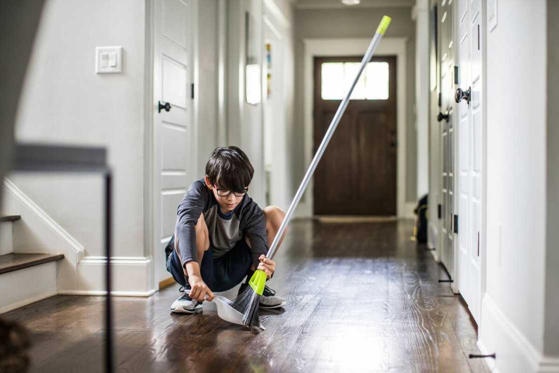 Light housecleaning tasks for pre-teens