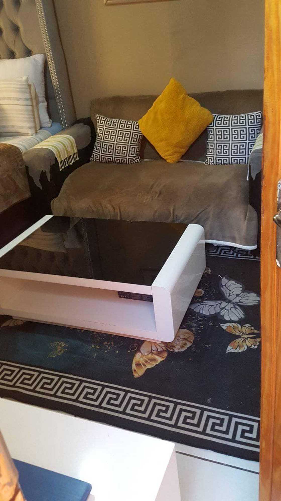 Johannesburg woman uploaded photos of her lounge. Johannesburg woman uploaded photos of her lounge.