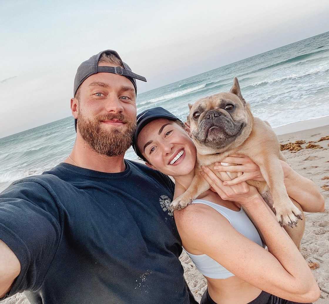 Chris Bumstead’s wife Chris Bumstead’s wife