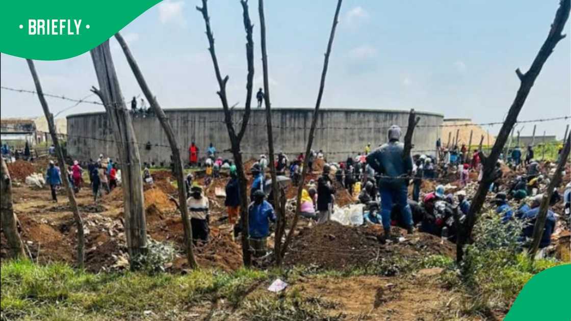 Community members gave conflicting accounts of the land’s history. Community members gave conflicting accounts of the land’s history.