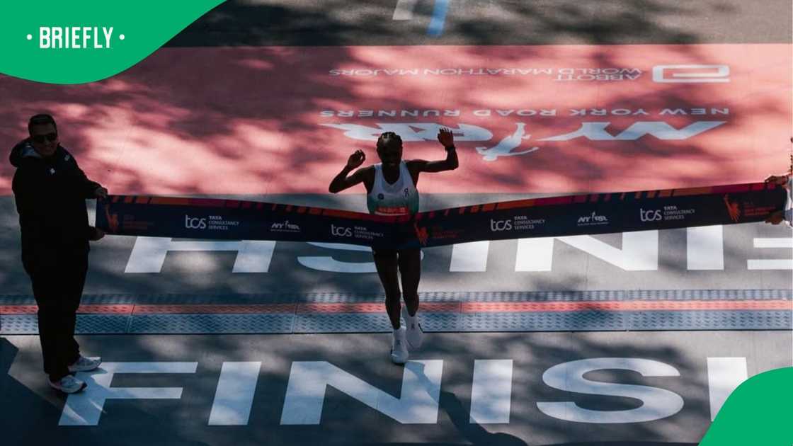 Hellen Obiri crossing the New York City Marathon.