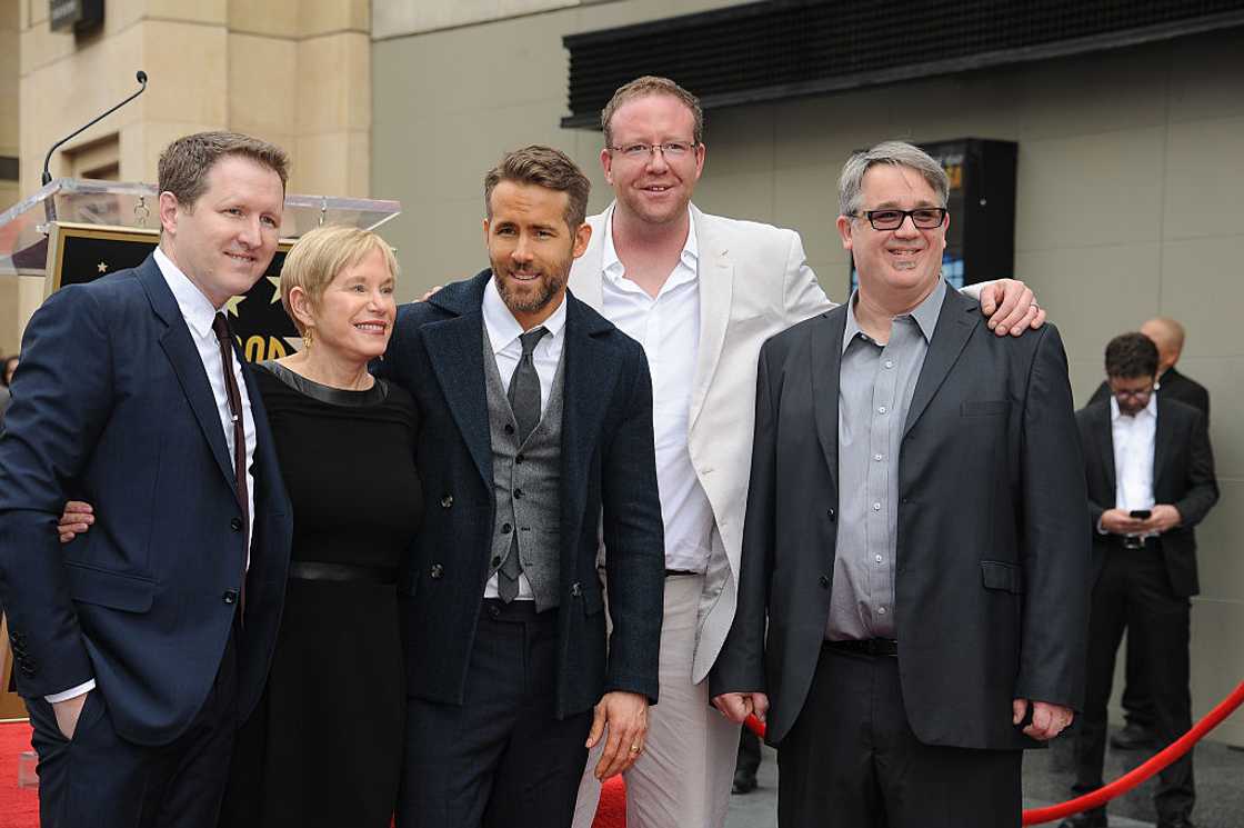 Actor Ryan Reynolds and his brothers