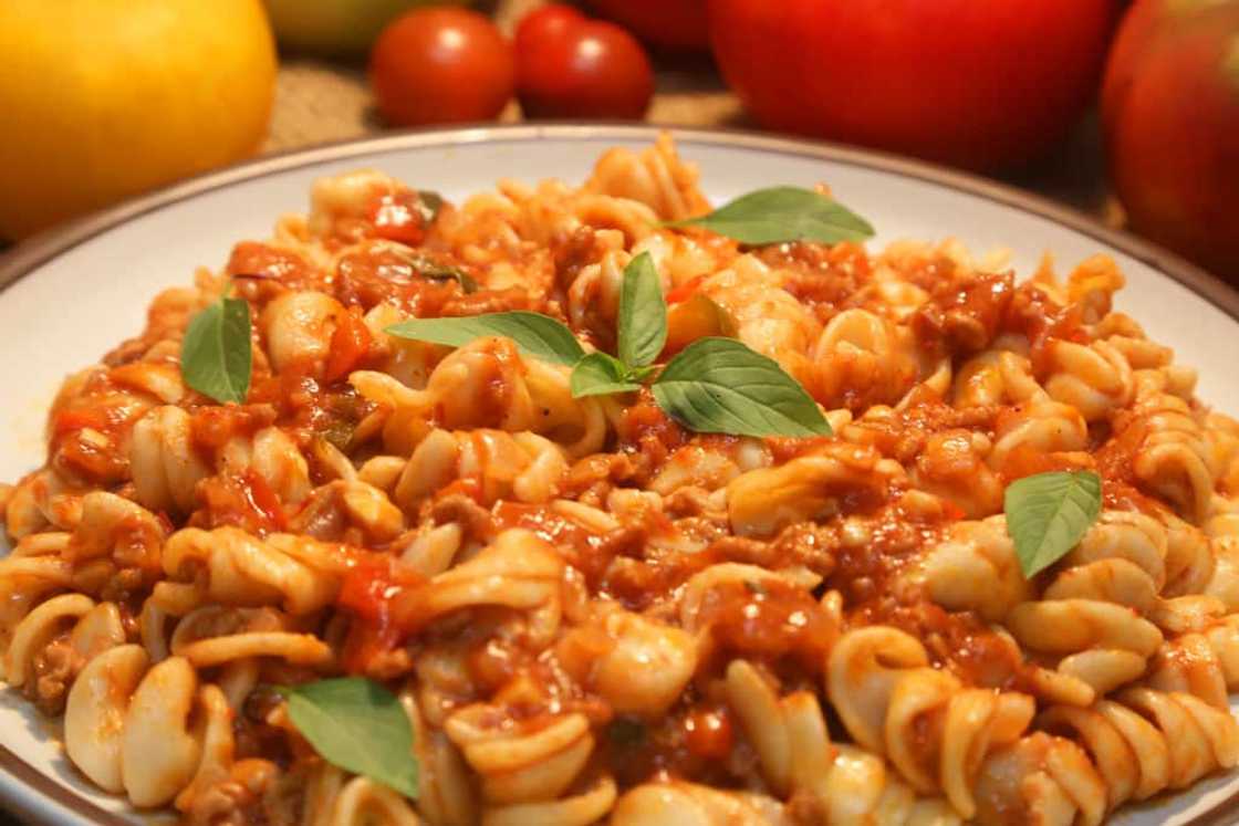 Pasta served with sauce Pasta served with sauce