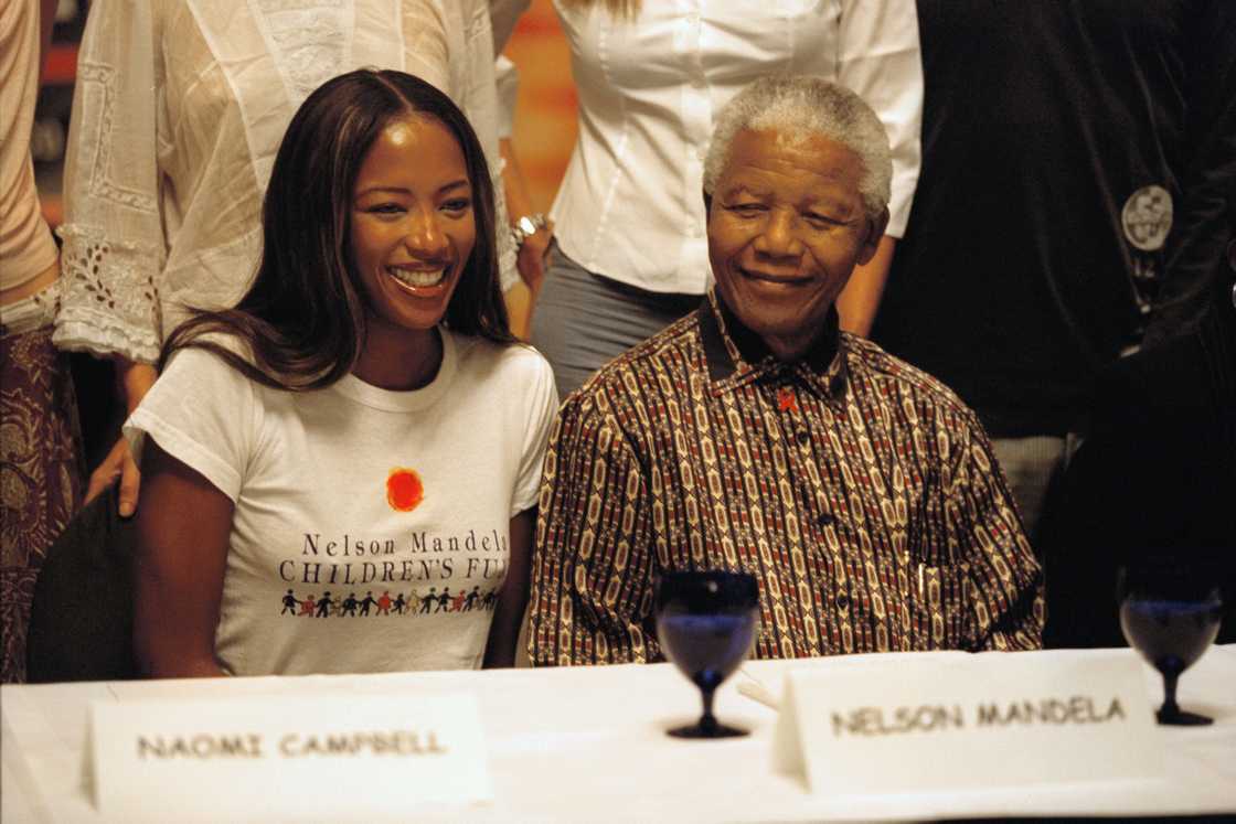 South Africans dragged Naomi Campbell South Africans dragged Naomi Campbell