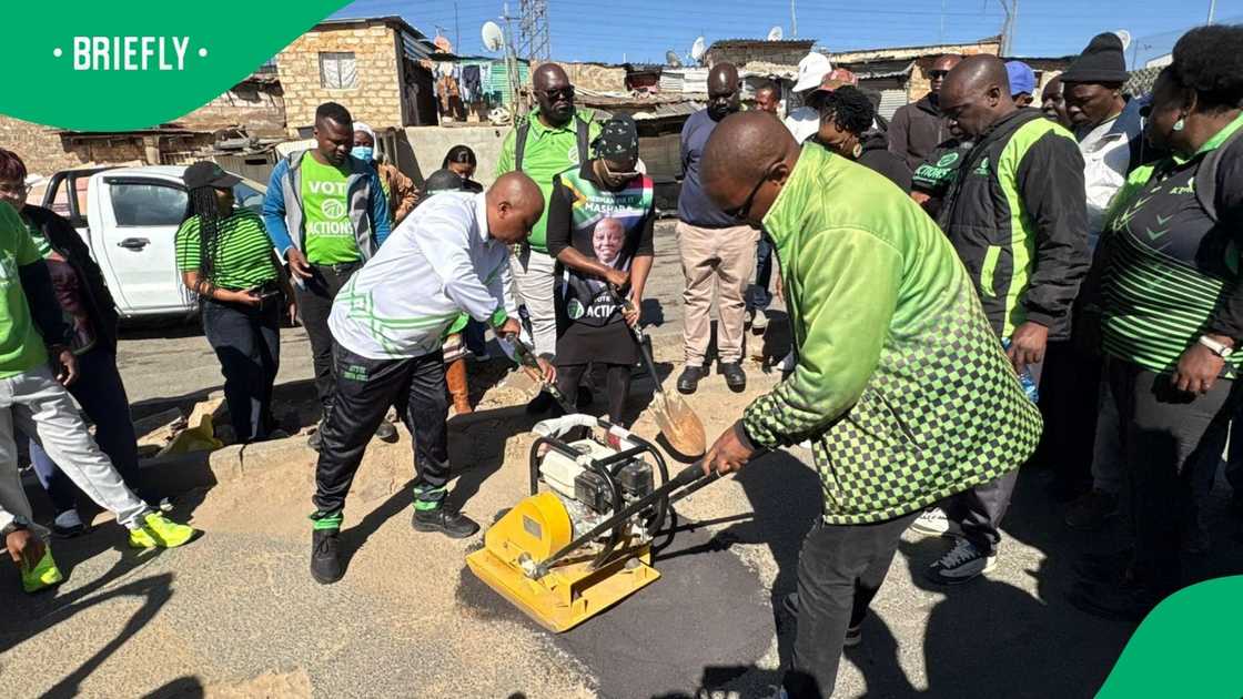 ActionSA president Herman Mashaba filled potholes in Alexandra ActionSA president Herman Mashaba filled potholes in Alexandra