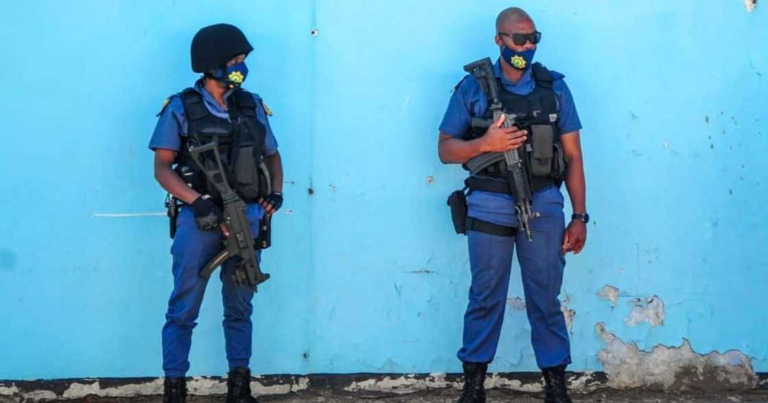 SAPS, South African Police Service, Bheki Cele, curfew, New Year's Eve SAPS, South African Police Service, Bheki Cele, curfew, New Year's Eve