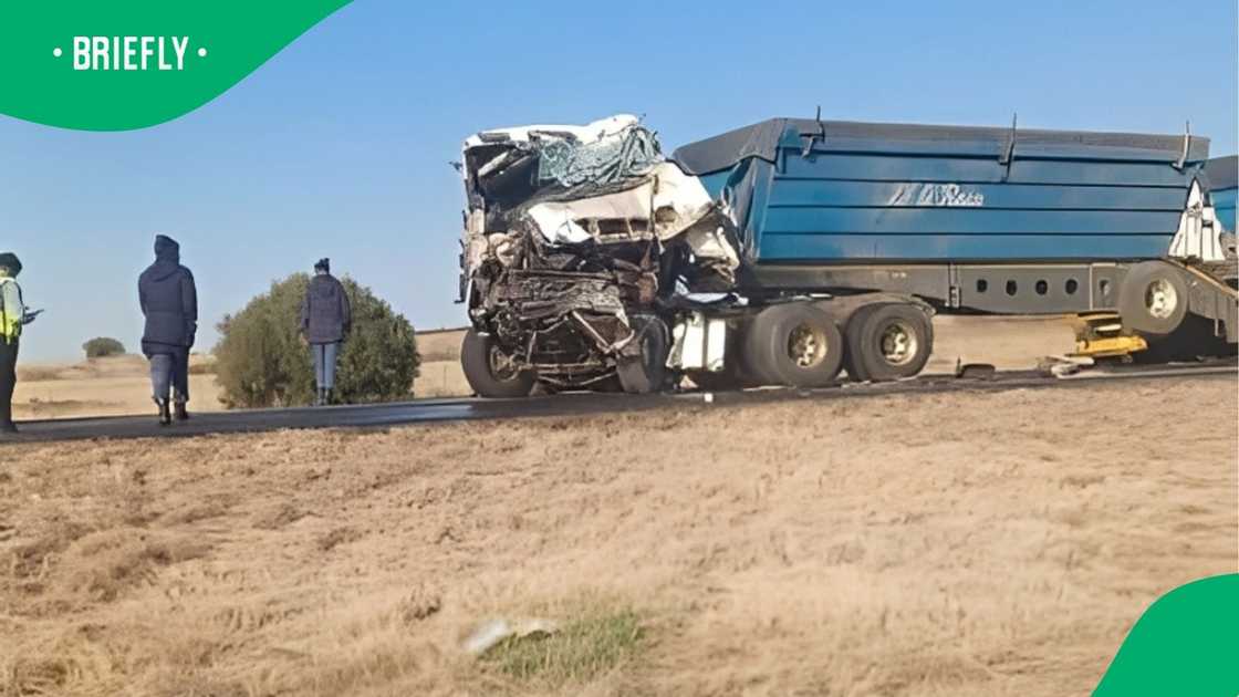 A police officer and five inmates died in a crash in Limpopo