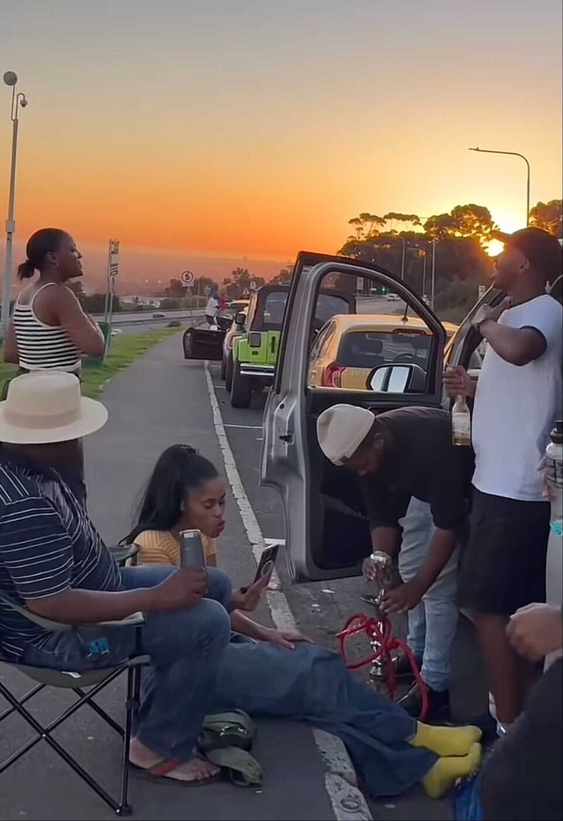 A group of couples at Cape Town’s Lovers Lane sparked huge excitement online with their fun moment. A group of couples at Cape Town’s Lovers Lane sparked huge excitement online with their fun moment.