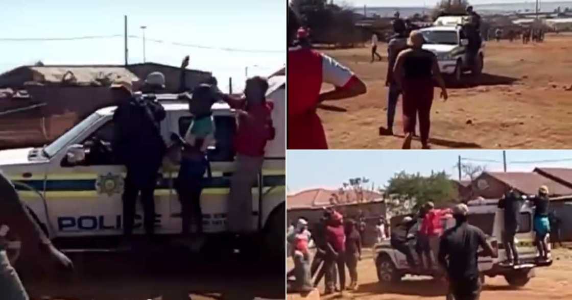 Video, Protestors, Seize, Piggyback, SAPS, Van, Middelburg, Rockadale, Township, Mpumalanga, Social media, Tariffs, Steve Tshwete Local Municipality. Video, Protestors, Seize, Piggyback, SAPS, Van, Middelburg, Rockadale, Township, Mpumalanga, Social media, Tariffs, Steve Tshwete Local Municipality.
