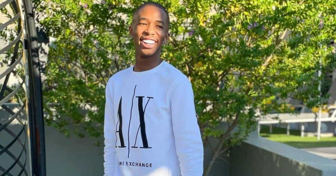 Lasizwe Advises Fans To Get Medical Aid and Life Cover Before Dating Lasizwe Advises Fans To Get Medical Aid and Life Cover Before Dating