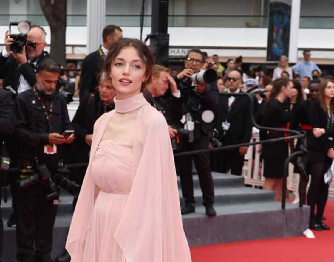 Friendzone cast Friendzone cast