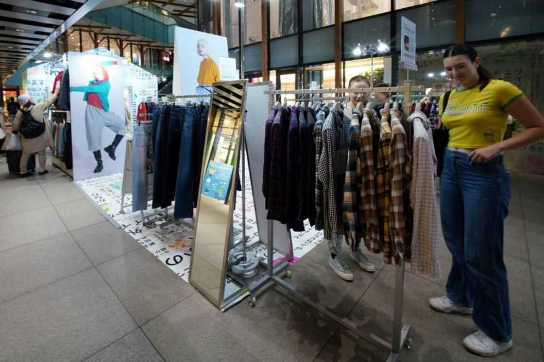 Uniqlo's recent second-hand pop-up store in Tokyo was a first for the Japanese casual clothing giant but also a sign that local consumers' aversion to used garments may finally be fading Uniqlo's recent second-hand pop-up store in Tokyo was a first for the Japanese casual clothing giant but also a sign that local consumers' aversion to used garments may finally be fading