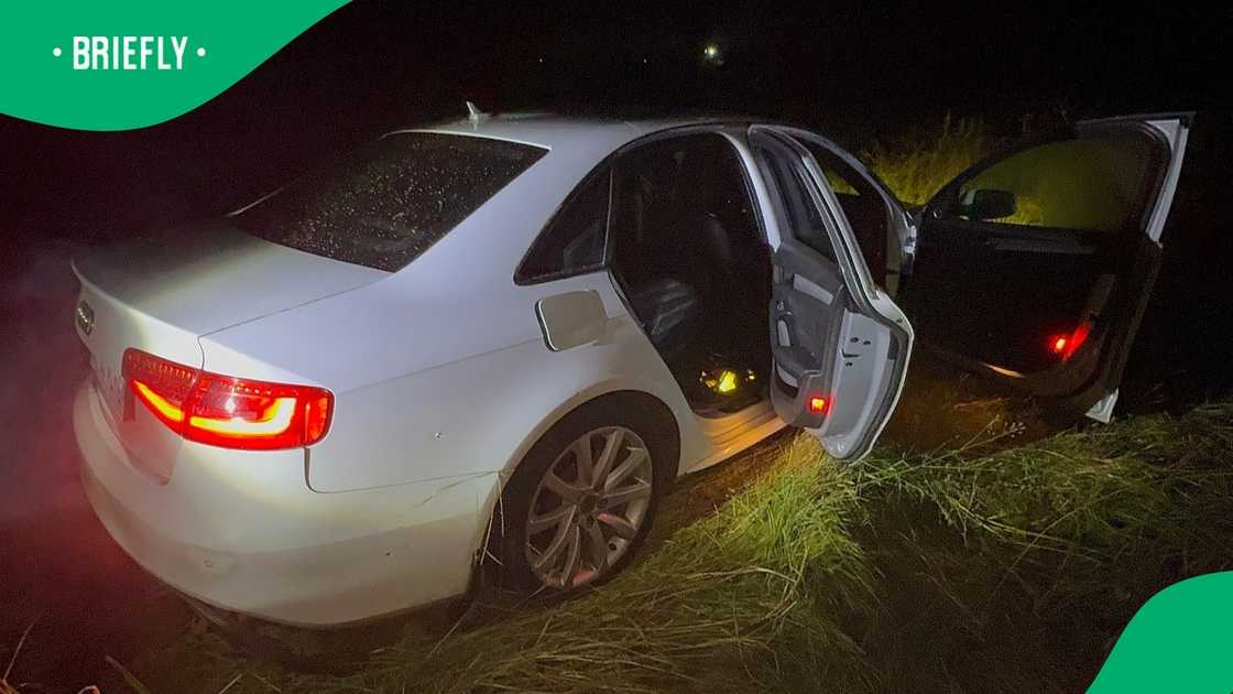 The South African Police arrested members of the blue light gang The South African Police arrested members of the blue light gang